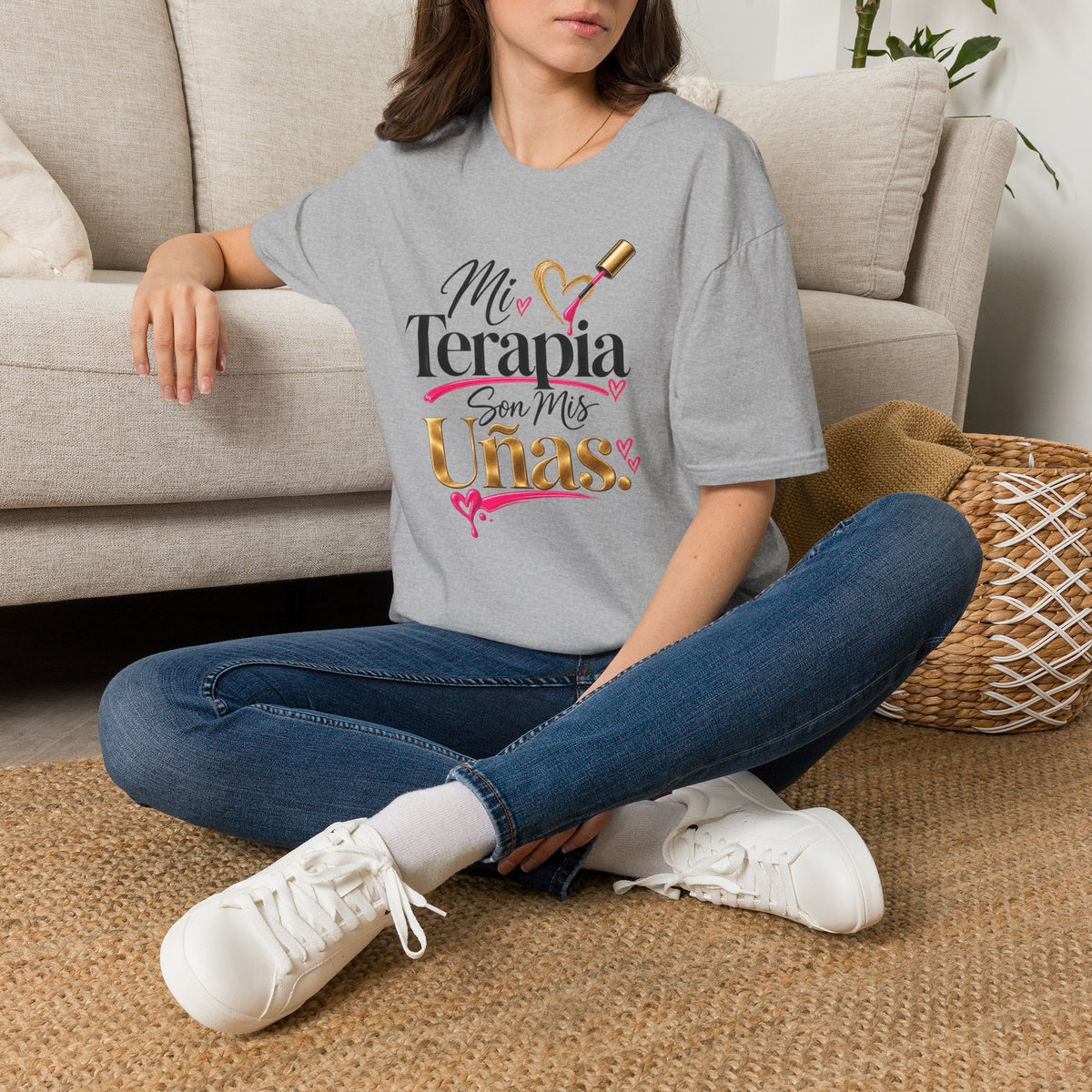 "Mi Terapia Son Mis Uñas" Tee