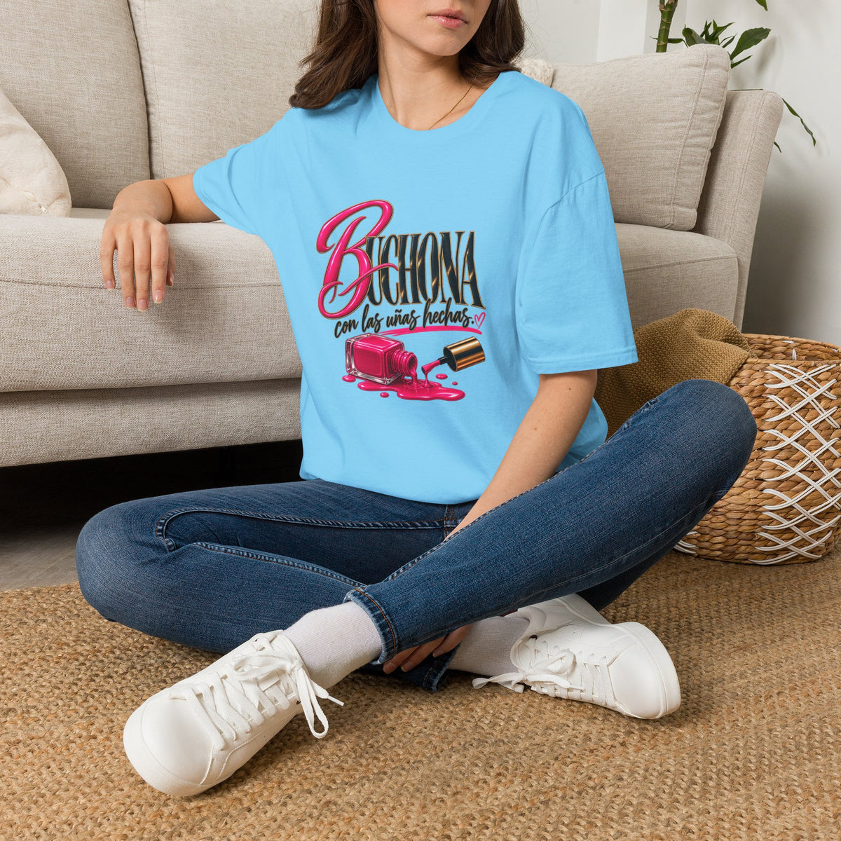 Buchona con las uñas hechas  Tee