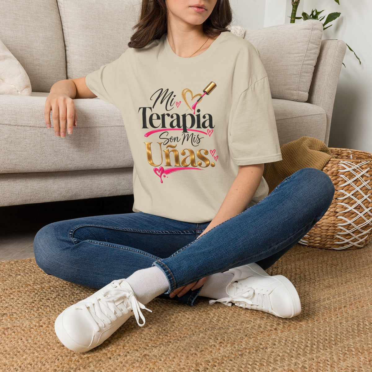 "Mi Terapia Son Mis Uñas" Tee