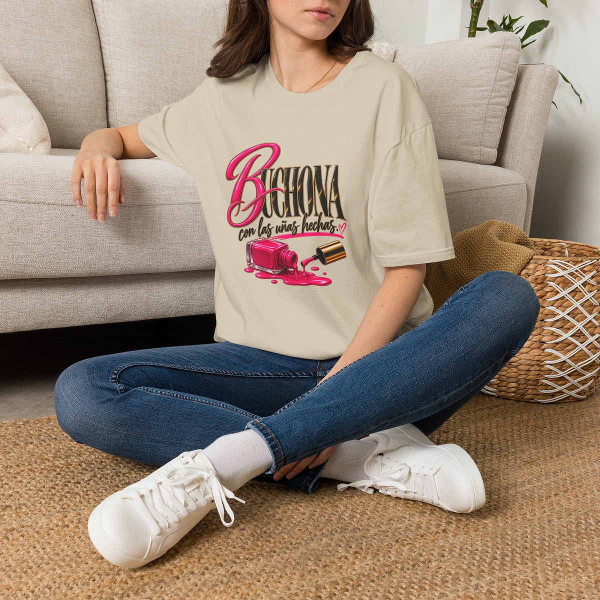 Buchona con las uñas hechas  Tee
