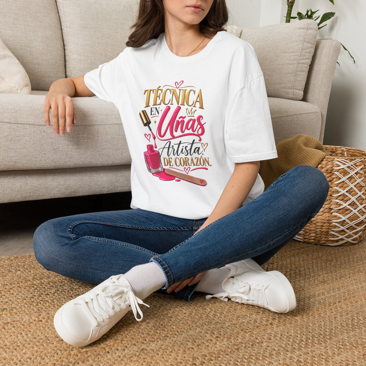 "Técnica en Mis Uñas, Artista de Corazón" Tee